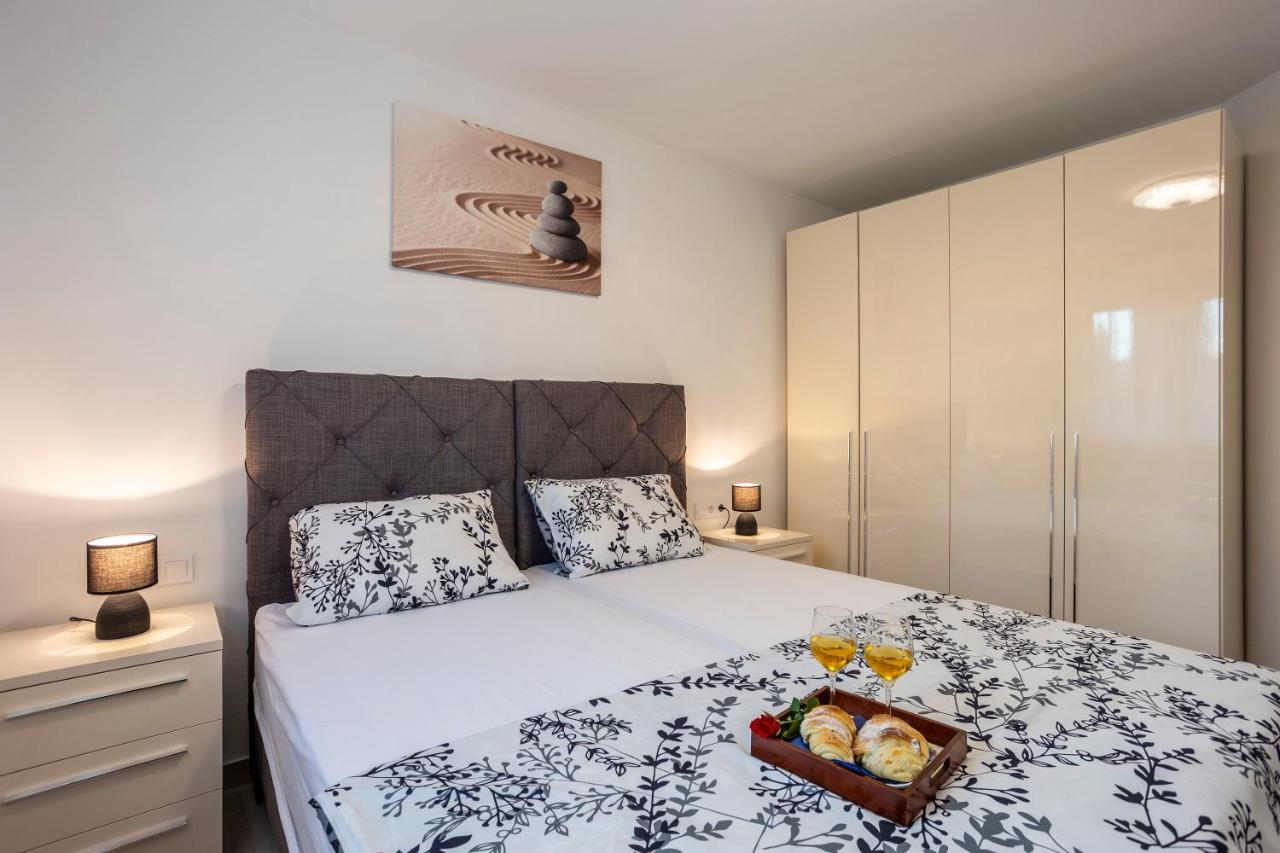 City Apartments Silver Pula Dış mekan fotoğraf