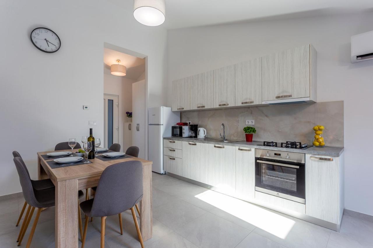 City Apartments Silver Pula Dış mekan fotoğraf